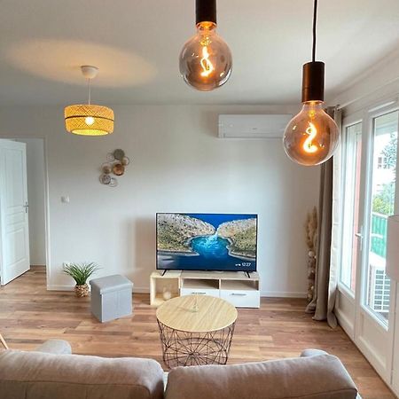 Bel Appartement Meyzieu Centre Proche Tramway Ngoại thất bức ảnh